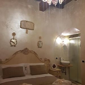 Deluxe Zimmer mit Kingsize-Bett